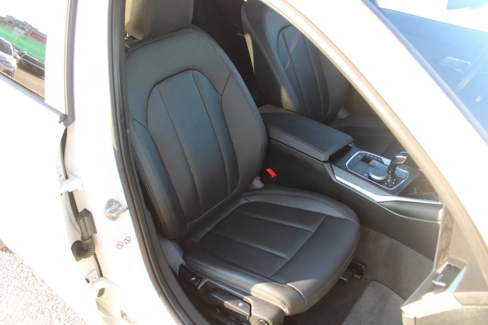 bmw serija 3 330e touring *led, panorama, navigacija* - slika 12