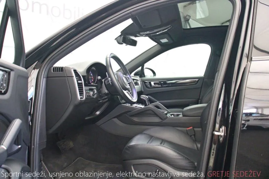 porsche cayenne coupe 3.0 v6t 4x4 aut sport chrono+ panomatrix led bos - slika 9
