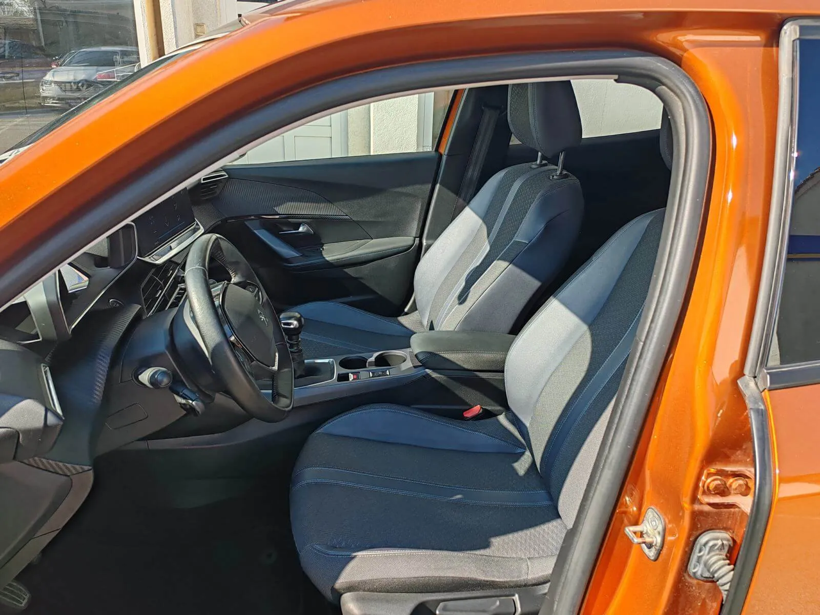 peugeot 2008 1,2 puretech - slika 10