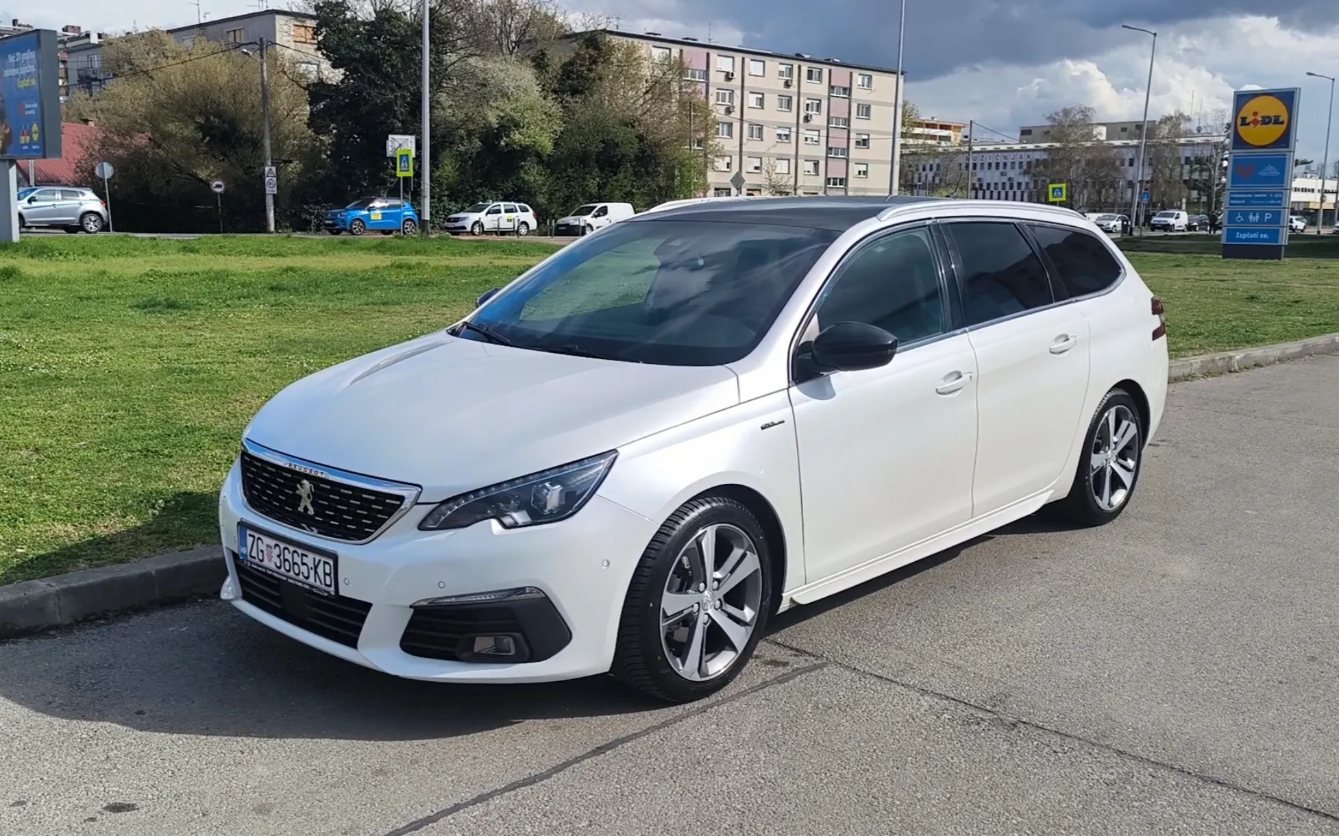 Peugeot 308 SW 1,5 HDi, GT Line,PANORAMA, VELIKI SERVIS, EKSTRA STANJE - Zagreb