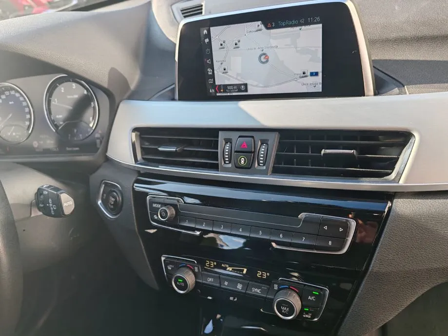 bmw x1 sdrive18d x line - slika 10