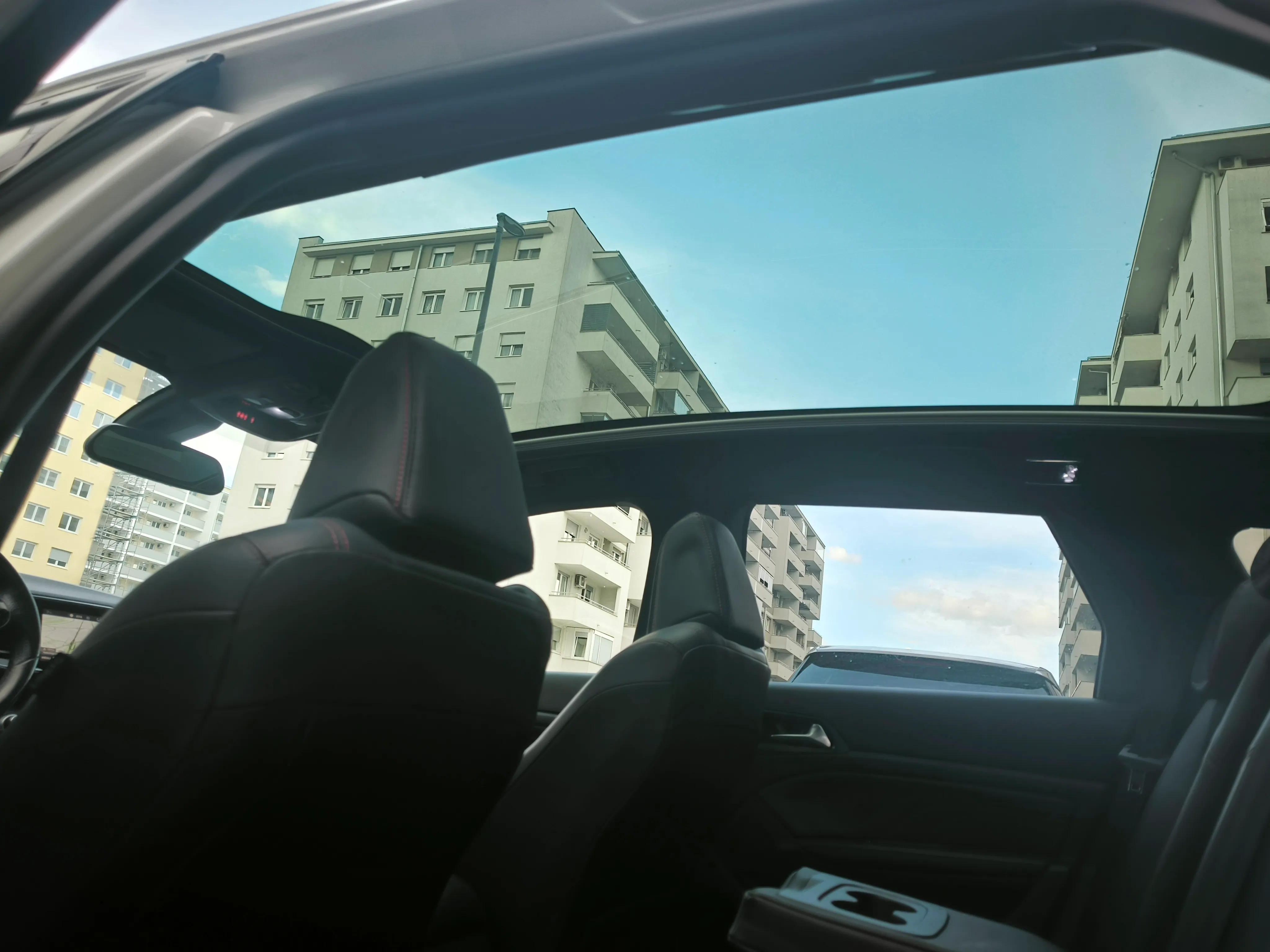 peugeot 308 sw 1,5 hdi, gt line,panorama, veliki servis, ekstra stanje - slika 19
