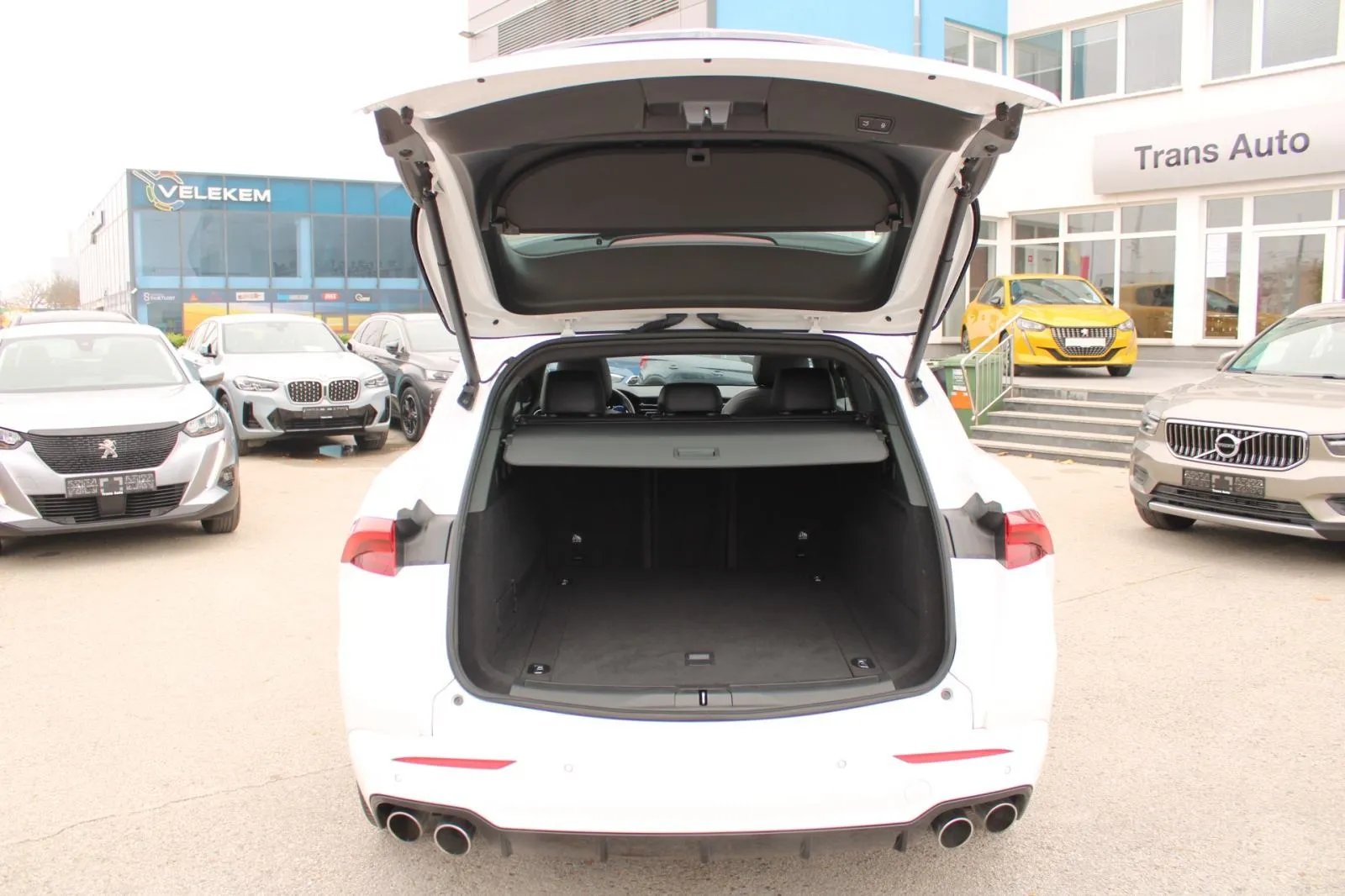 maserati grecale gt q4 automatik *panorama, led, kamera* - slika 16