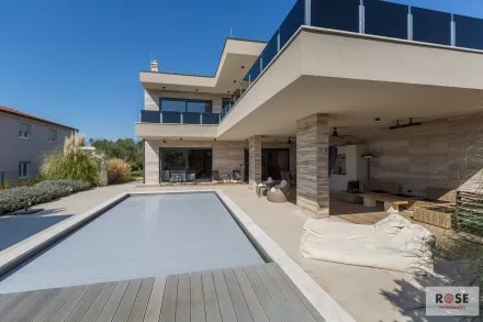 luksuzno uređena vila sa bazenom, novigrad - slika 2