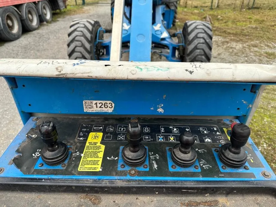 rabljena samohodna platforma genie z135/70 - radna visina 43 m - slika 6
