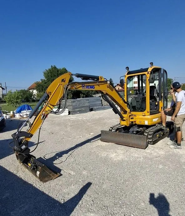rabljeni bager xcmg 4.2 t - slika 2