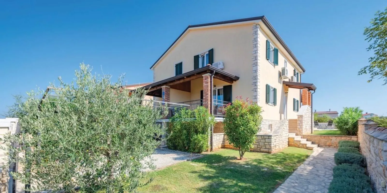 umag-dvojna kuća na prodaji 300 m od mora - slika 11
