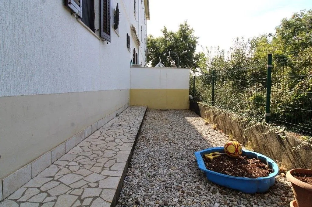 poreč 2 km-stan u prizemlju na prodaji - slika 15