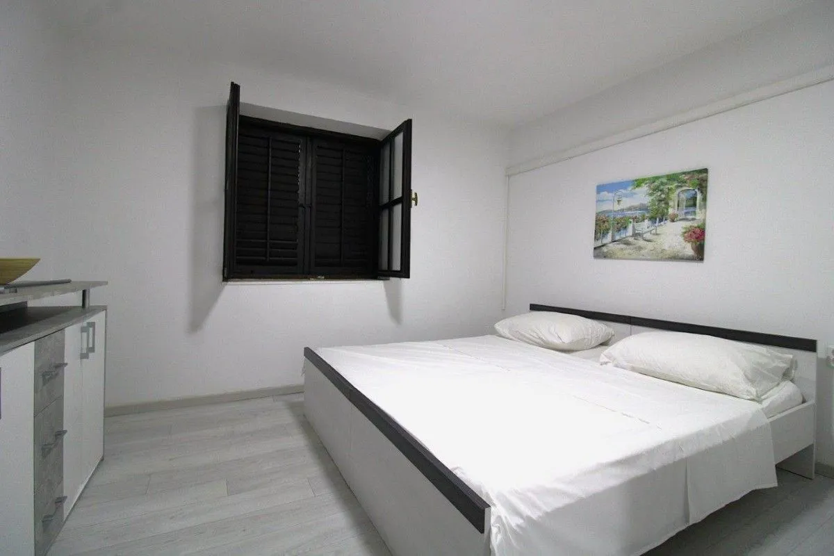 poreč- prilika -dva stana u jednom - slika 7
