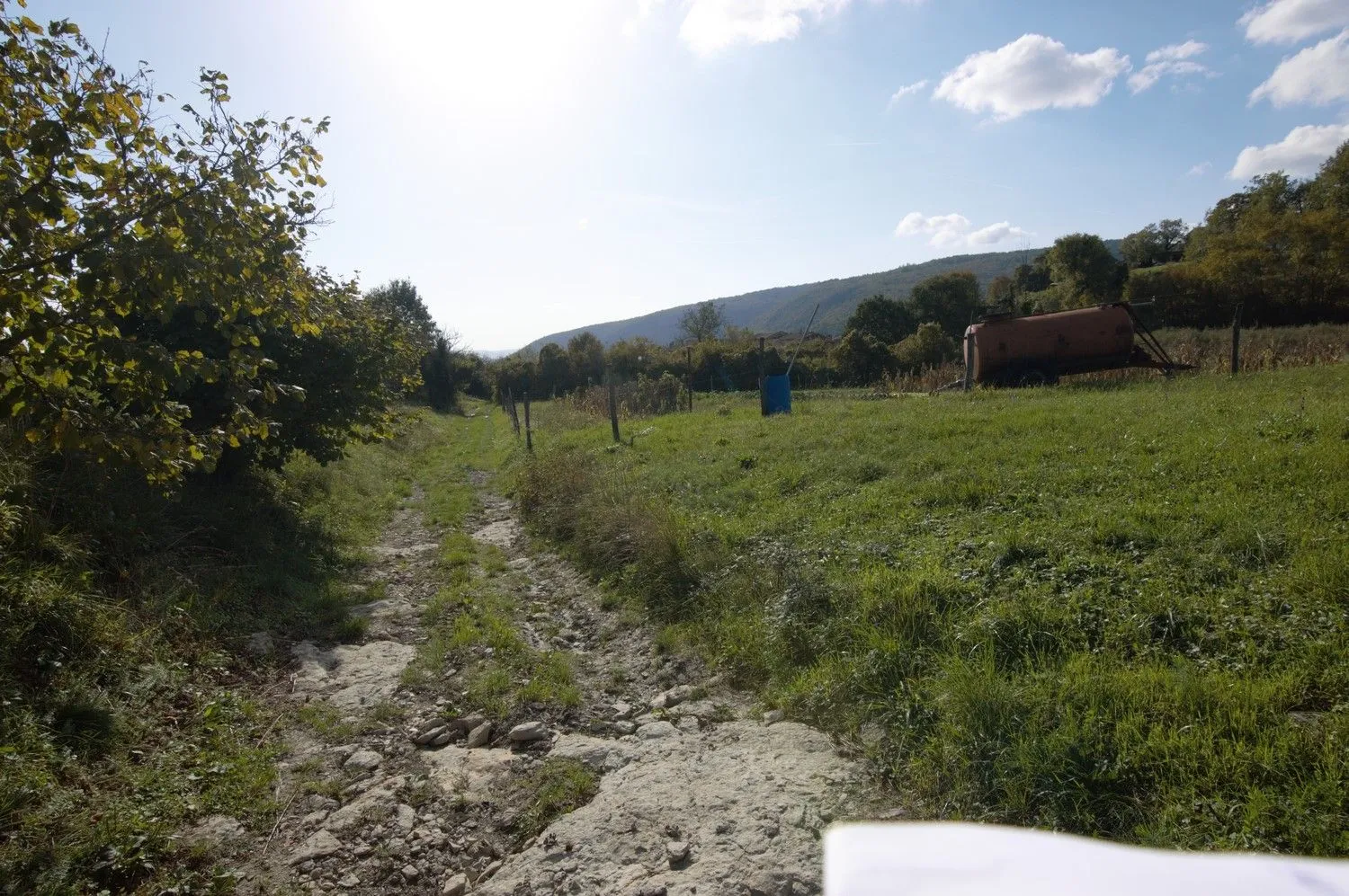 buzet okolica- građevinska parcela sa poljoprivrednim zemljištem na prodaju - slika 7