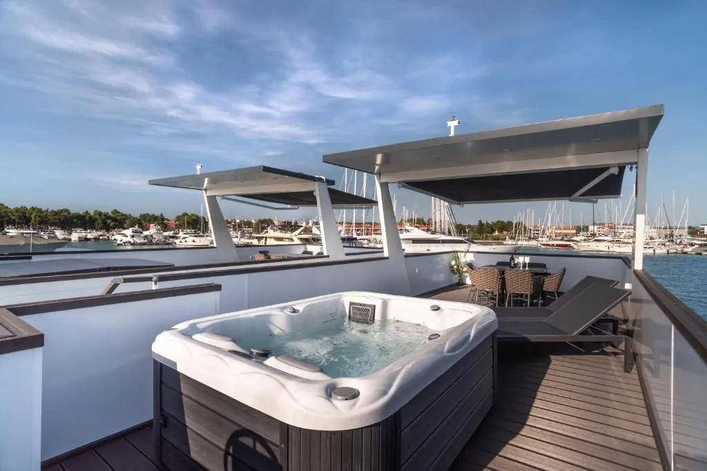 Novigrad-Plutajuća Kuća Na Moru Prodaja - Novigrad, Novigrad
