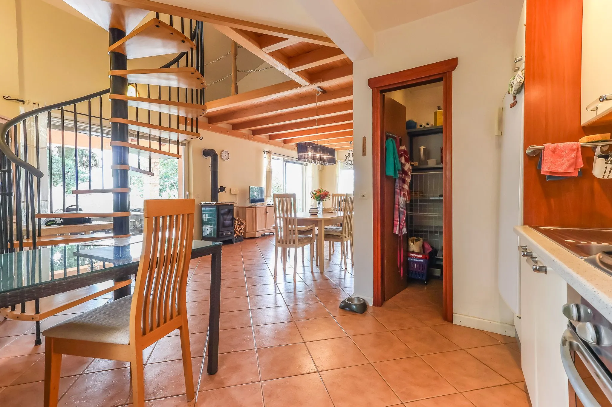poreč-prizemnica sa bazenom i studio apartmanom na prodaji - slika 10