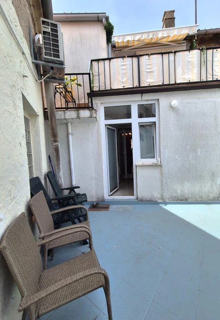 poreč centar-kuća sa dva stana sa terasama na prodaji - slika 26