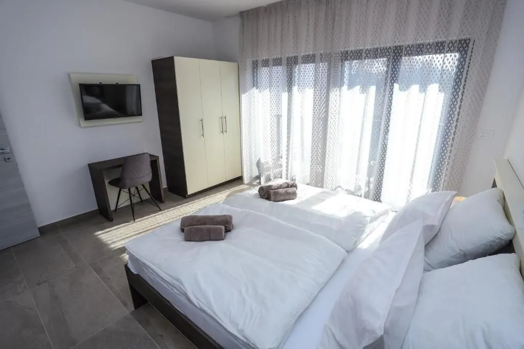 poreč-vila na prodaji 800 m od mora - slika 9