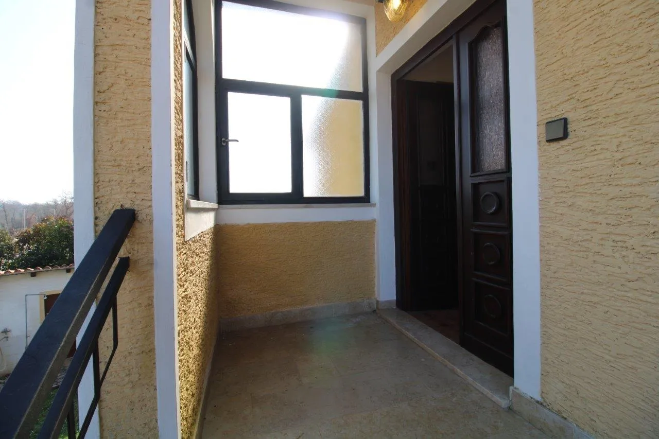 poreč-kuća sa stana na 1500 m od mora - slika 16