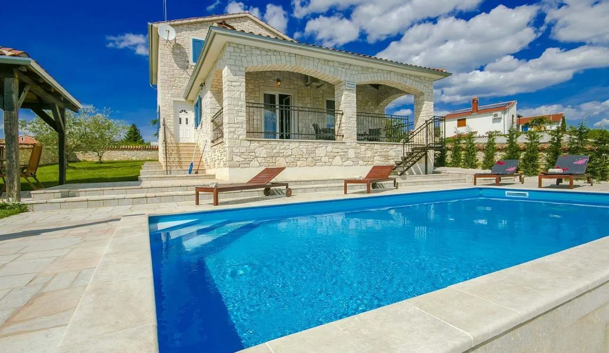 poreč okolica-rustikalna vila sa bazenom na prodaji - slika 2