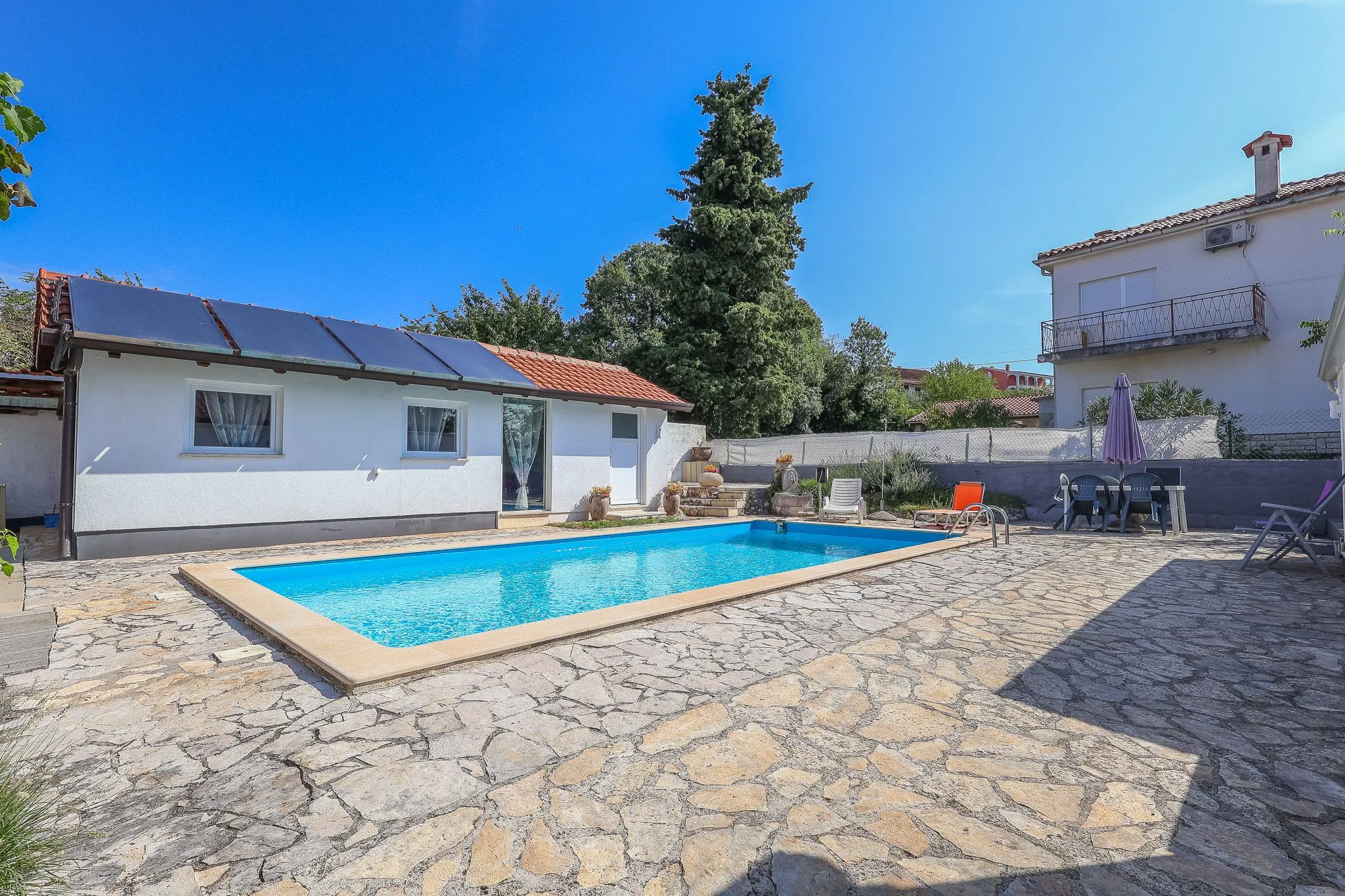 poreč-prizemnica sa bazenom i studio apartmanom na prodaji - slika 24