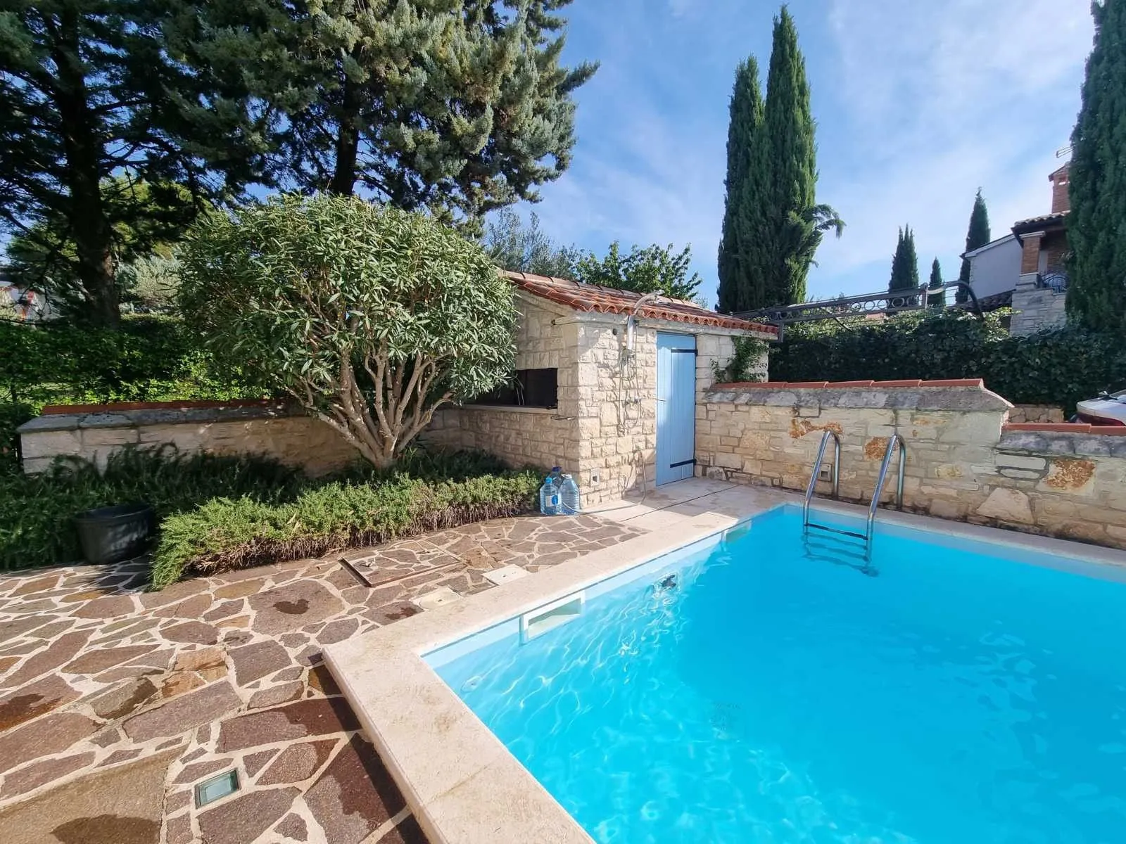 poreč okolica -mediteranska vila sa bazenom 1000 m od plaže - slika 5