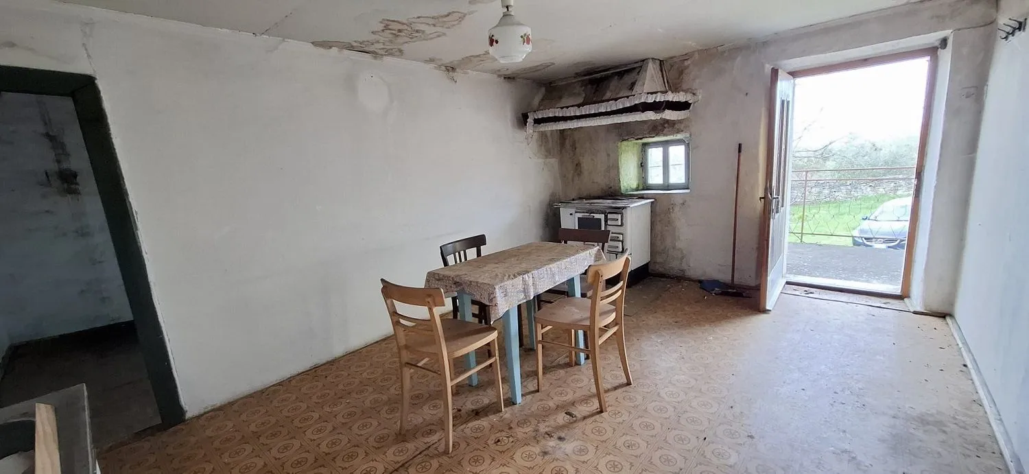 oprtalj -kamena kuća za adaptaciju - slika 13