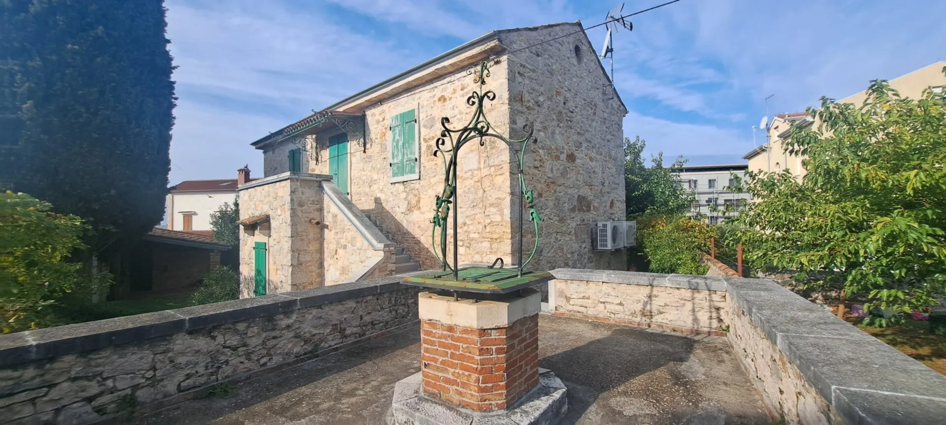poreč-izvanredna lokacija-kuća sa dvorištem na prodaji - slika 14
