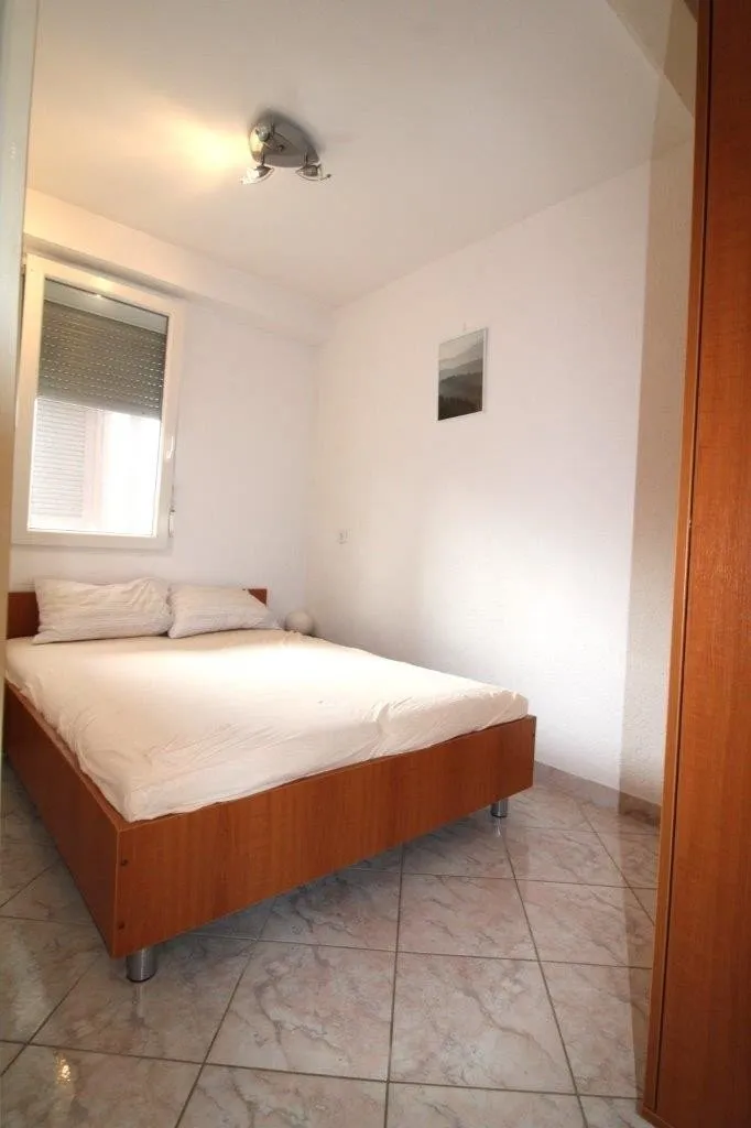 červar porat- renovirani stan sa 3 spavaće sobe - slika 10
