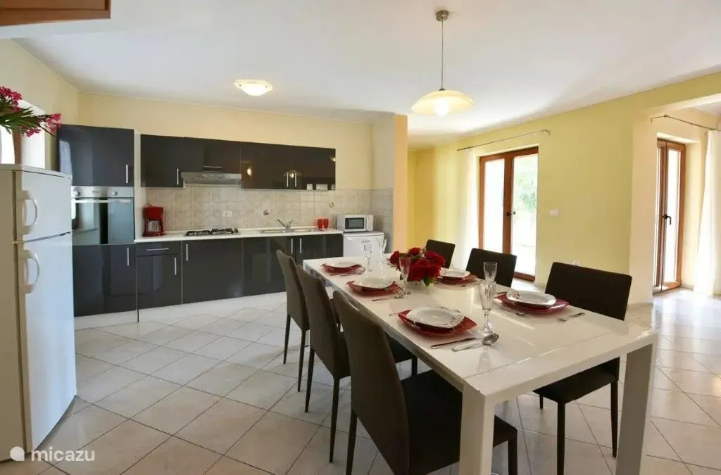 poreč okolica-vila na prodaji sa bazenom - slika 3