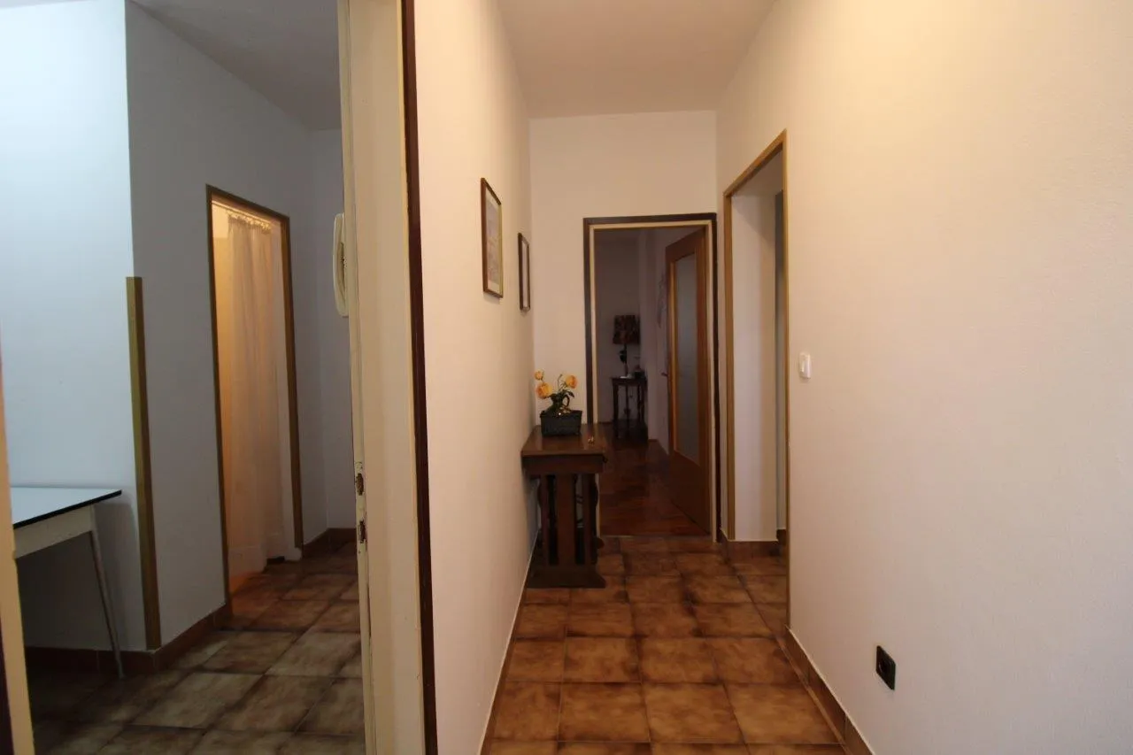 poreč-kuća sa stana na 1500 m od mora - slika 17