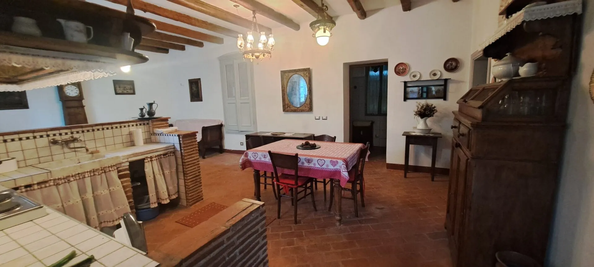 poreč-izvanredna lokacija-kuća sa dvorištem na prodaji - slika 2