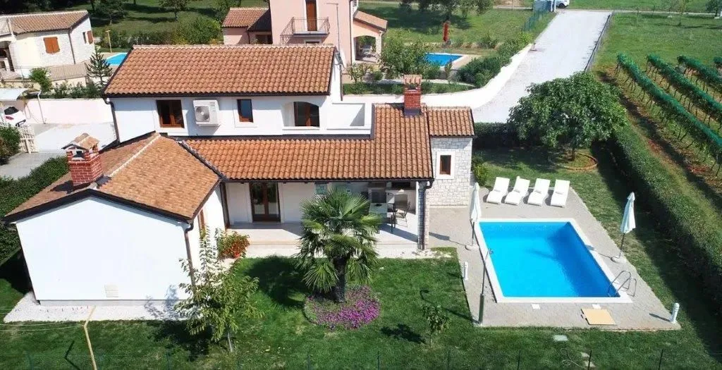 poreč okolica-vila na prodaji sa bazenom - slika 2