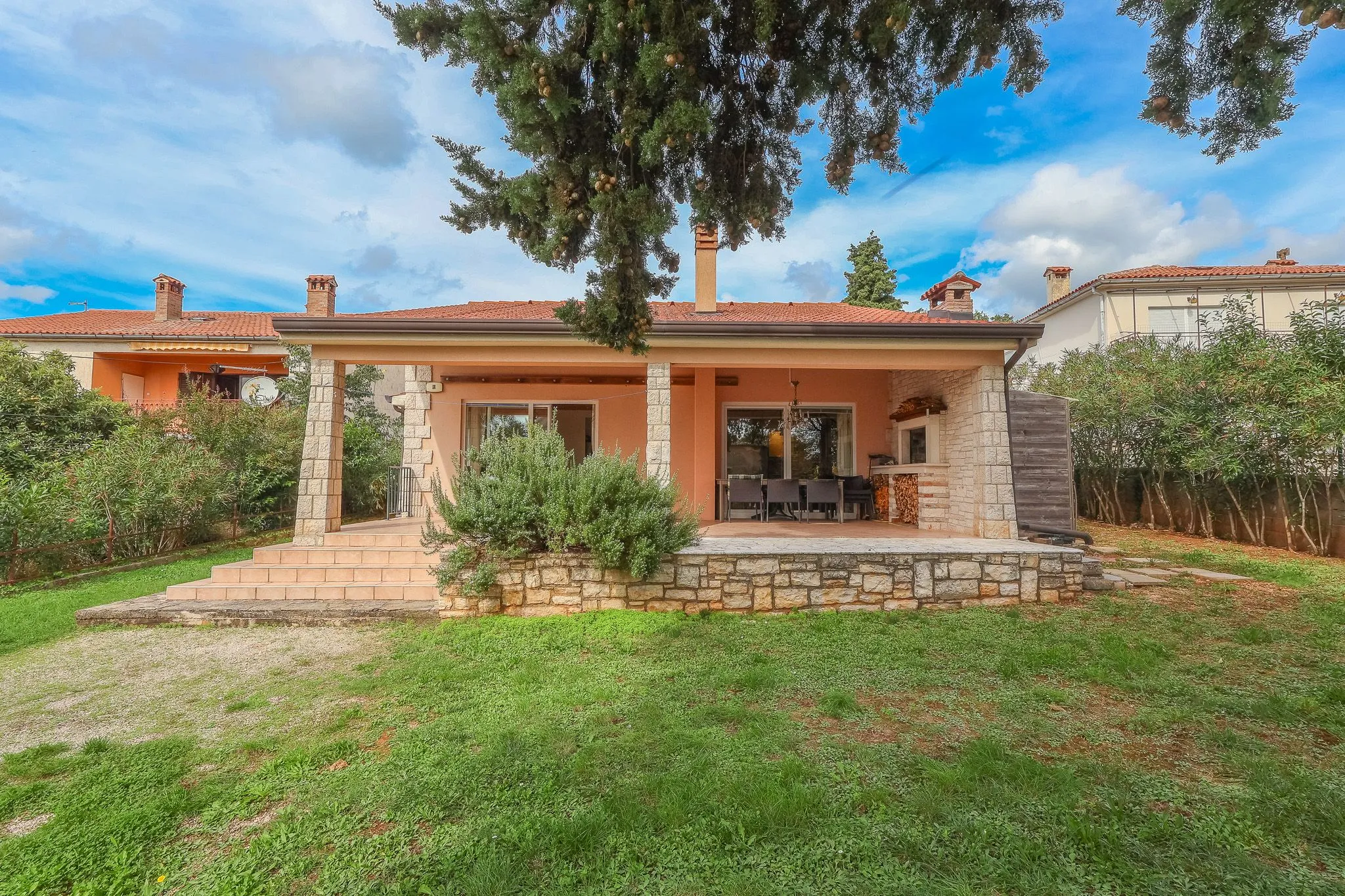 poreč-prizemnica sa bazenom i studio apartmanom na prodaji - slika 21