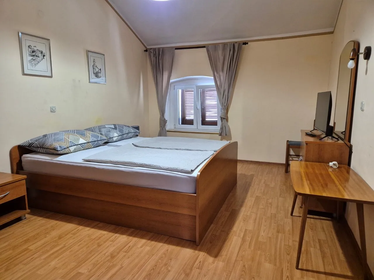 poreč centar-kuća sa dva stana sa terasama na prodaji - slika 11