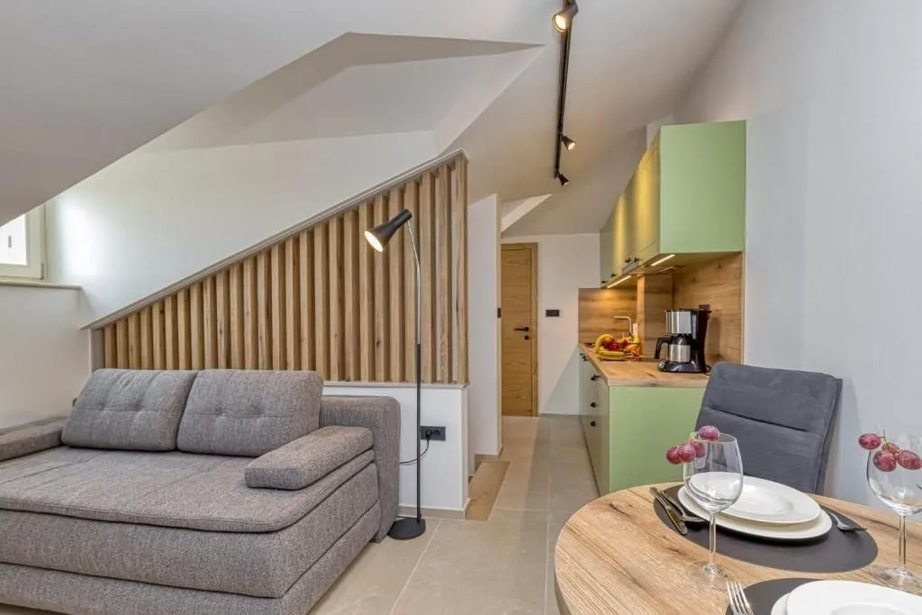 vrsar-apartmanska kuća na prodaji - slika 18