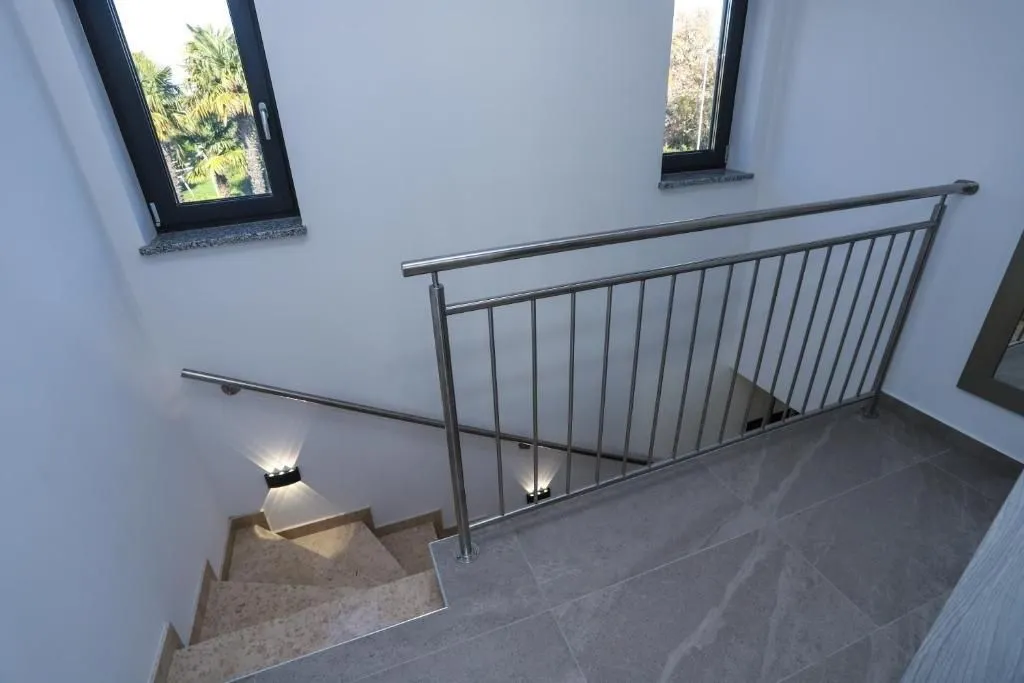 poreč-vila na prodaji 800 m od mora - slika 11