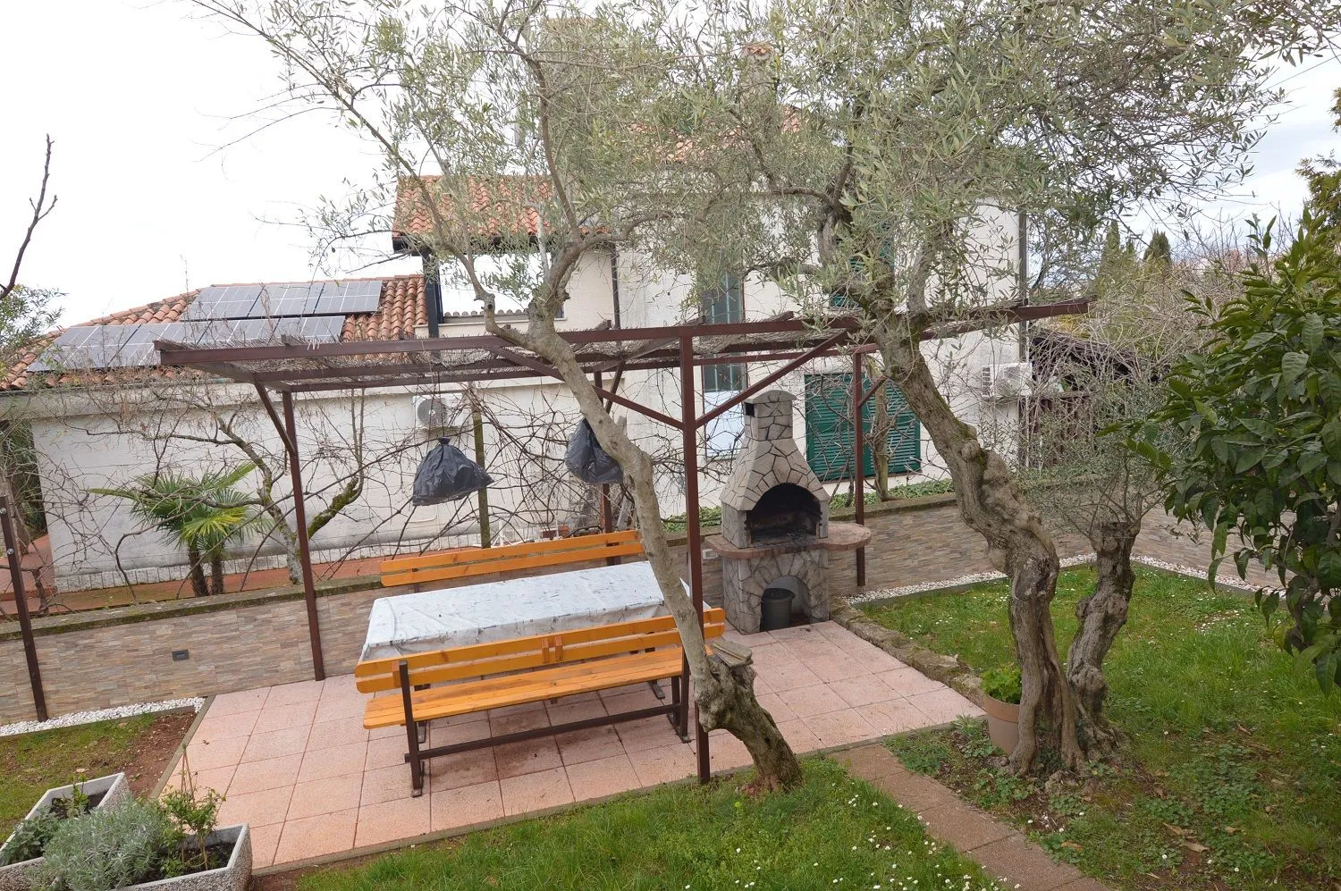 vabriga-dvojna kuća sa četiri apartmana na prodaji - slika 14