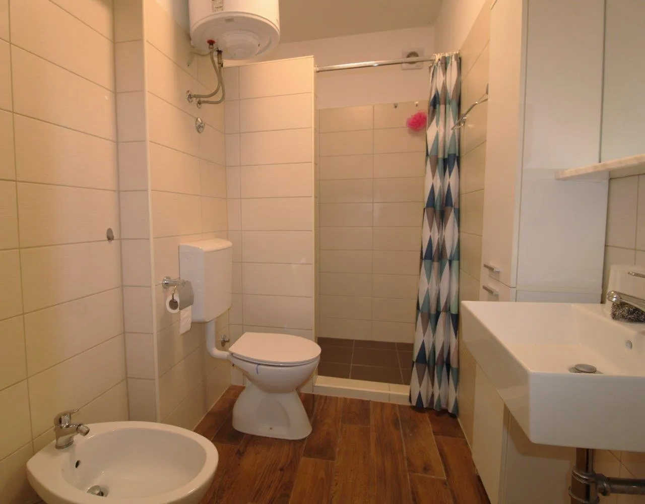poreč-kuća sa stana na 1500 m od mora - slika 6