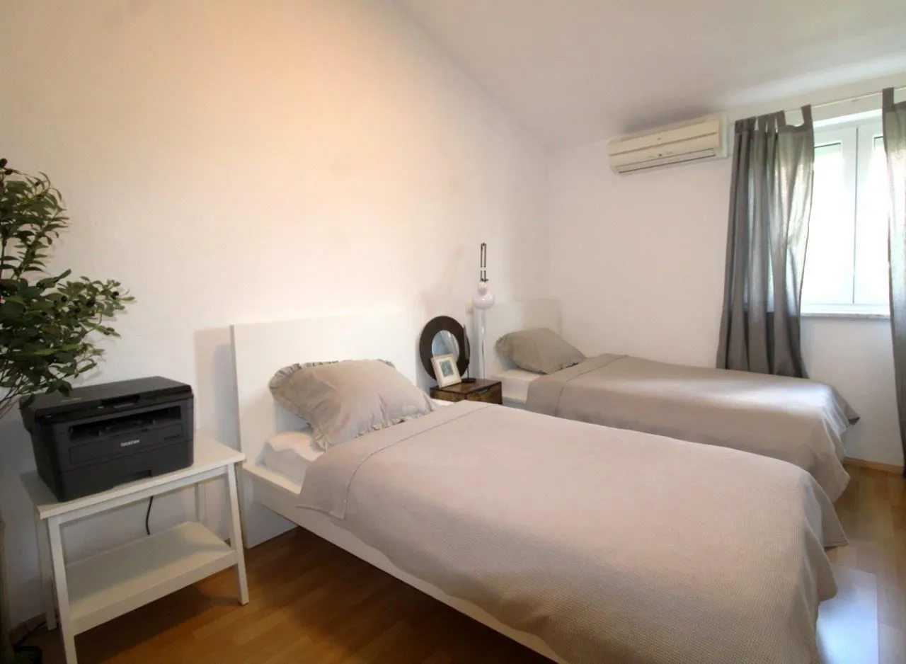 poreč 2 km-mediteranska vila sa bazenom na prodaji - slika 27