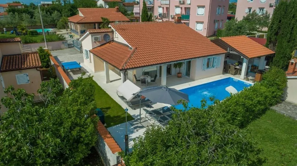 poreč-prizemnica na prodaji sa bazenom - slika 14