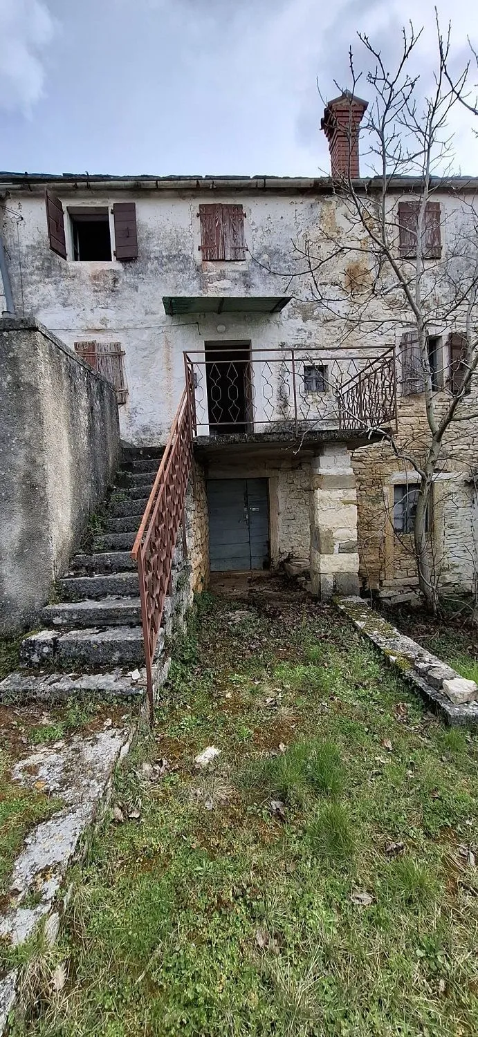 oprtalj -kamena kuća za adaptaciju - slika 2
