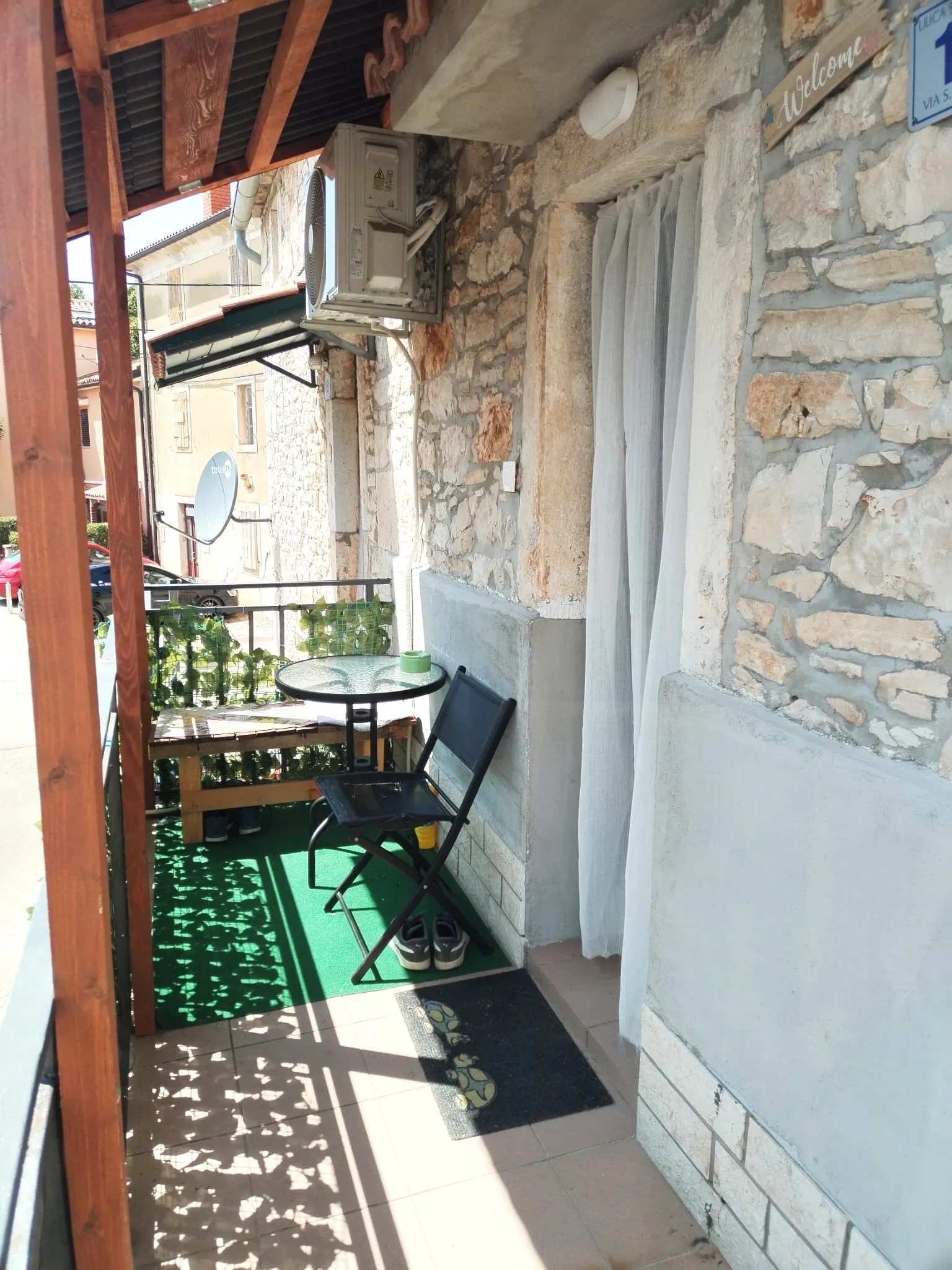 poreč okolica - kamena kuća sa 2 stana na prodaji - slika 11