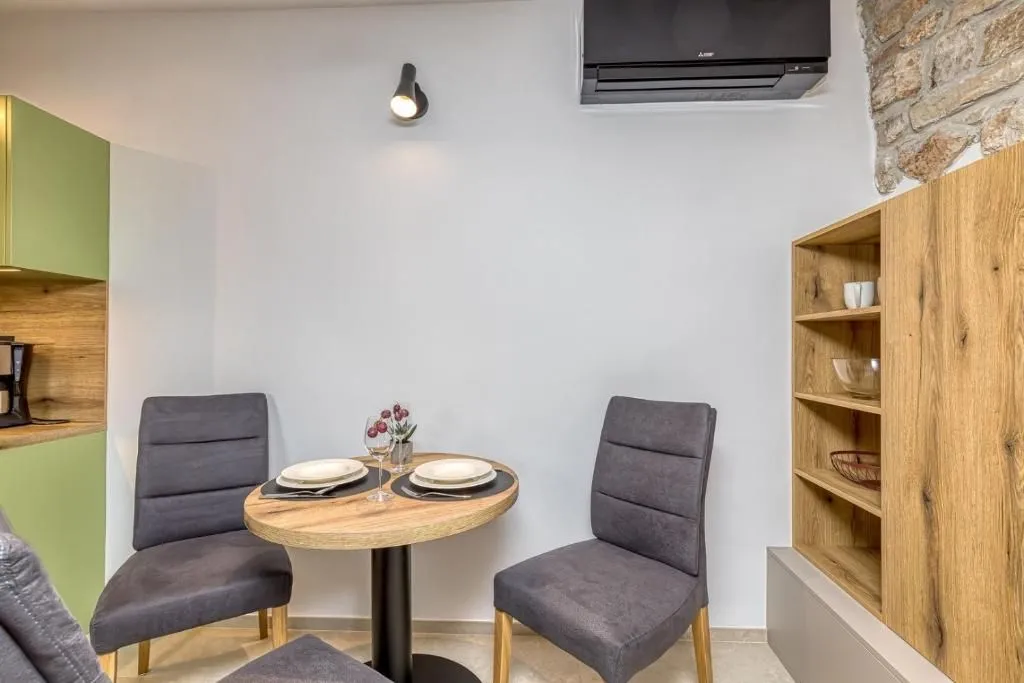 vrsar-apartmanska kuća na prodaji - slika 14