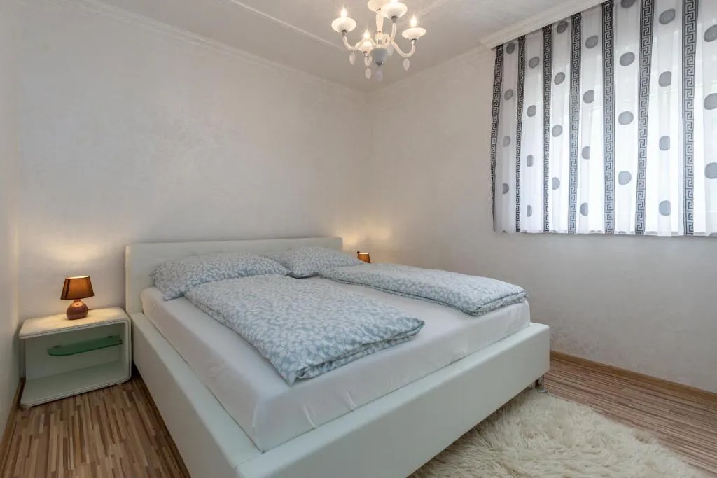 poreč okolica-prizemnica na prodaji sa bazenom - slika 11