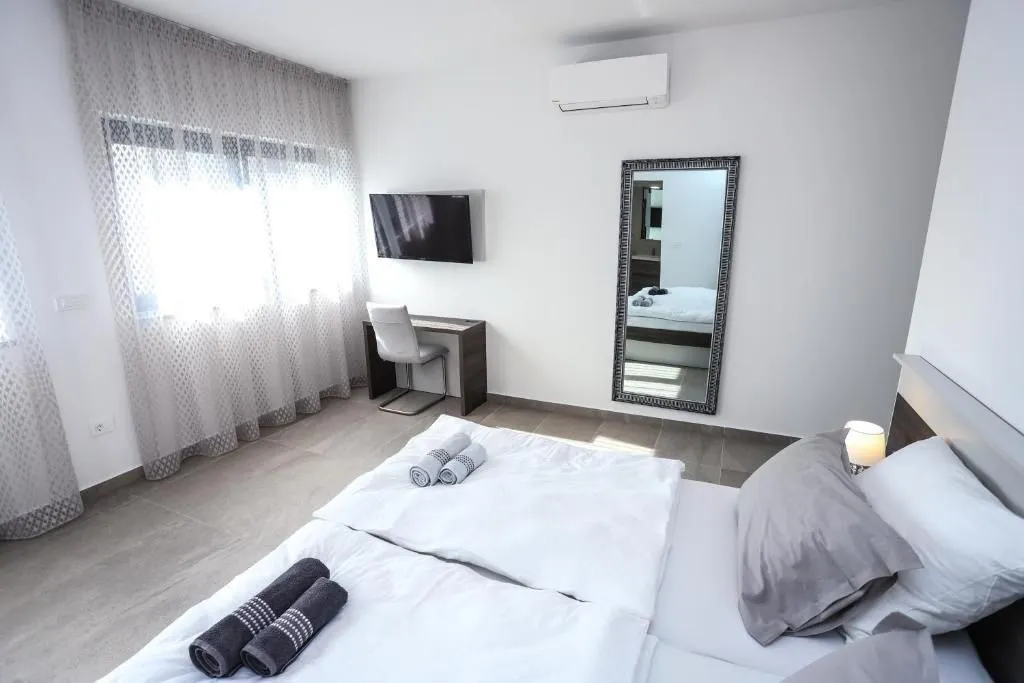 poreč-vila na prodaji 800 m od mora - slika 5