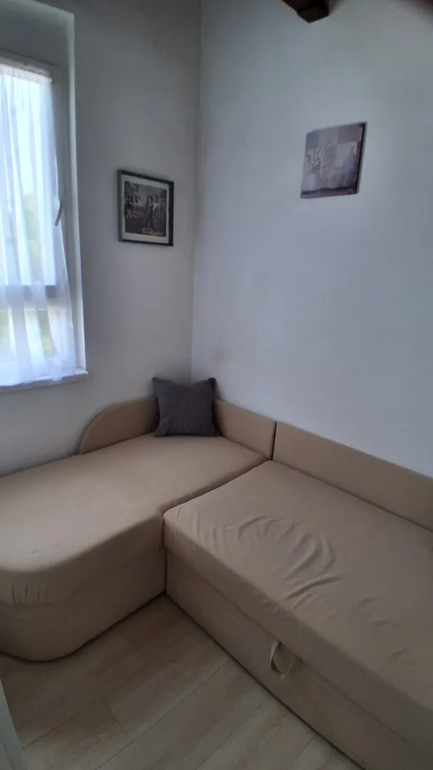 uređen stan u červar-poratu – korak do mora! - slika 2