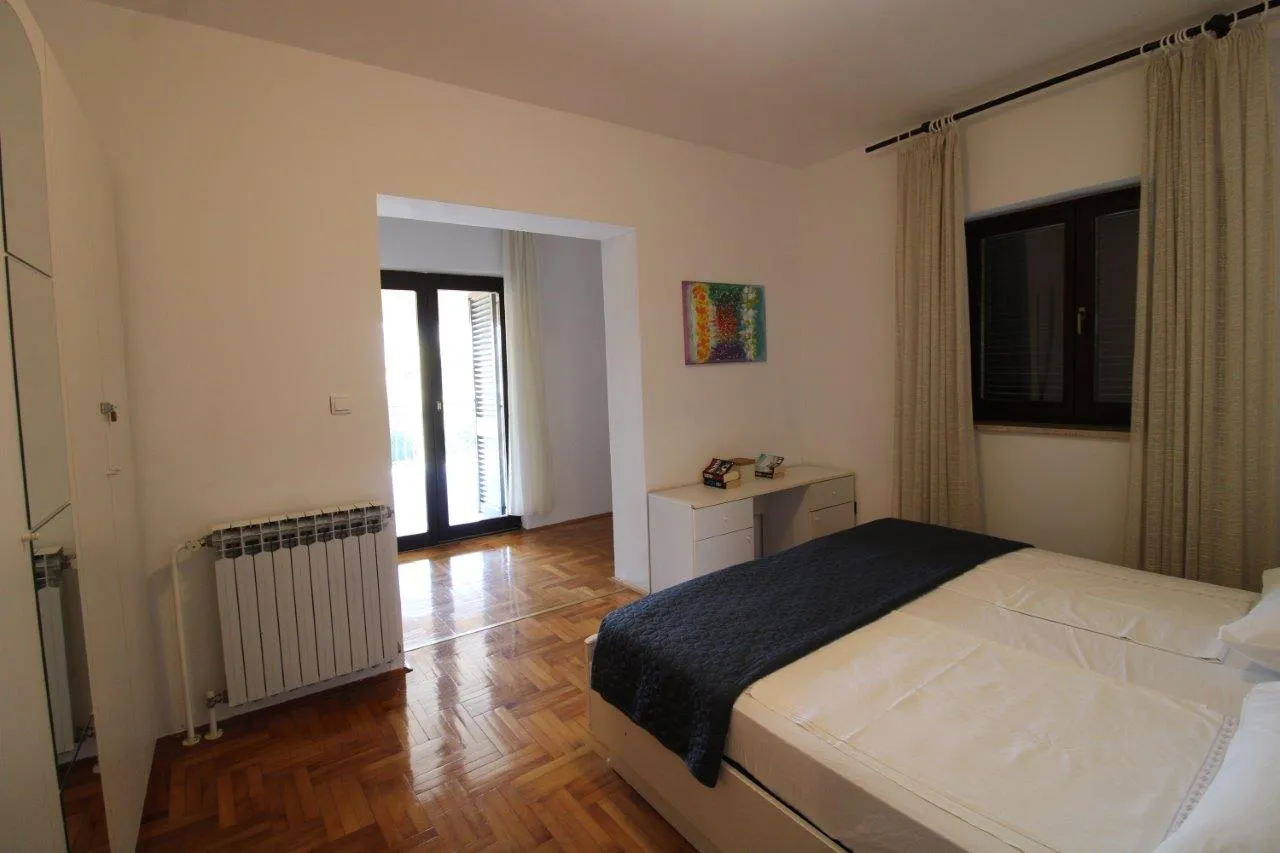 poreč-kuća sa stana na 1500 m od mora - slika 22
