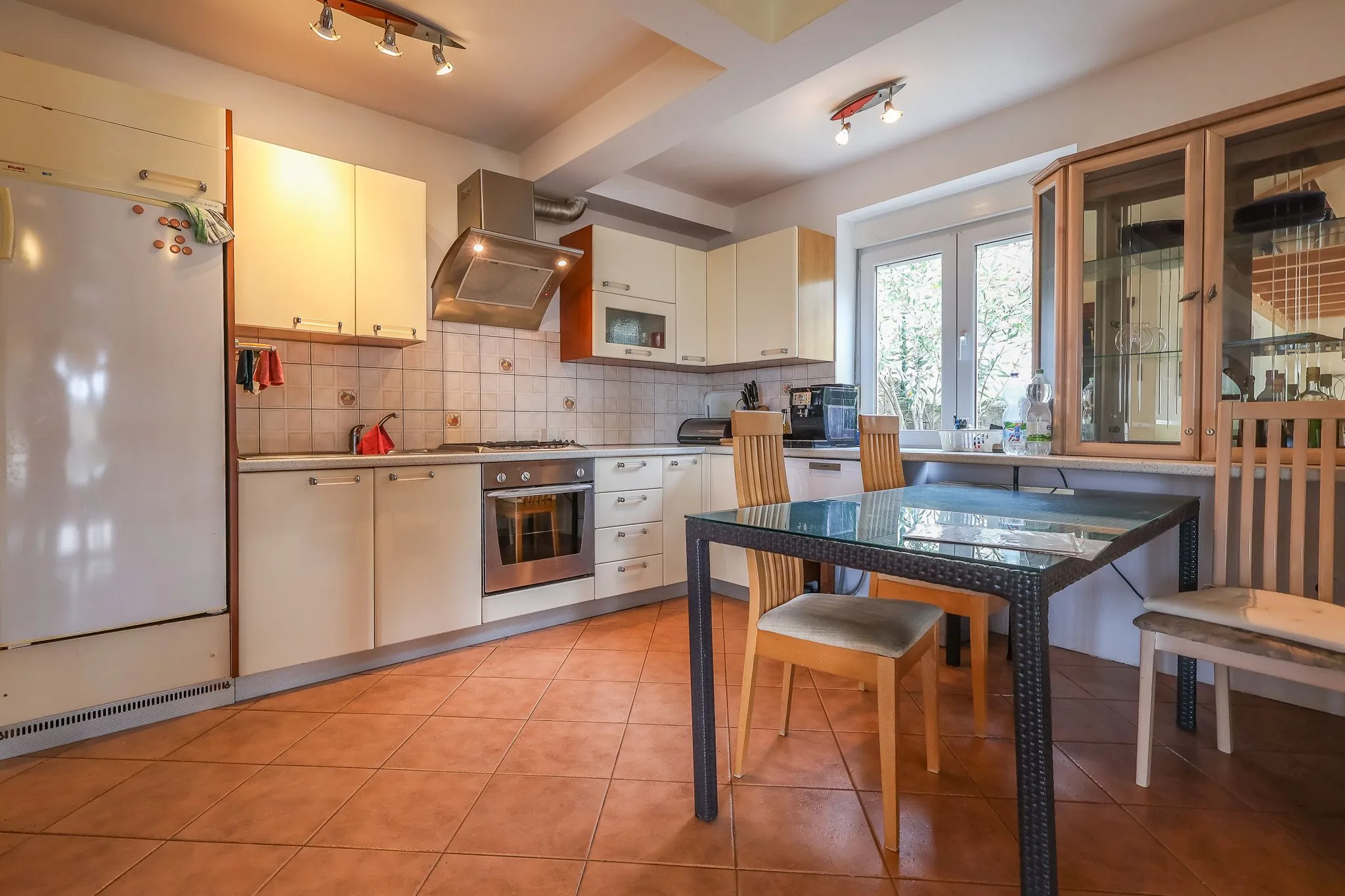 poreč-prizemnica sa bazenom i studio apartmanom na prodaji - slika 9