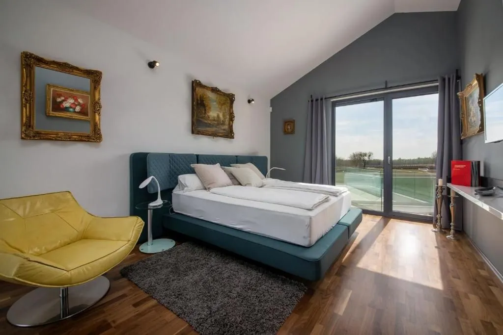 poreč-luksuzna vila na prostranoj okućnici - slika 15