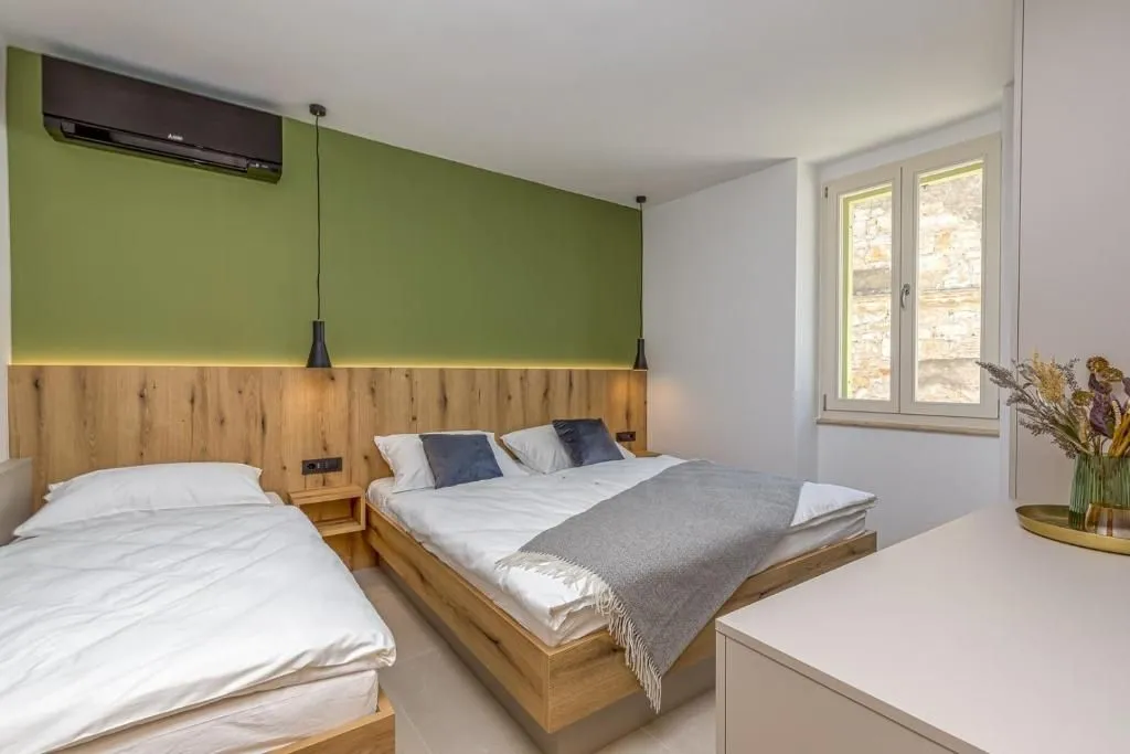 vrsar-apartmanska kuća na prodaji - slika 4