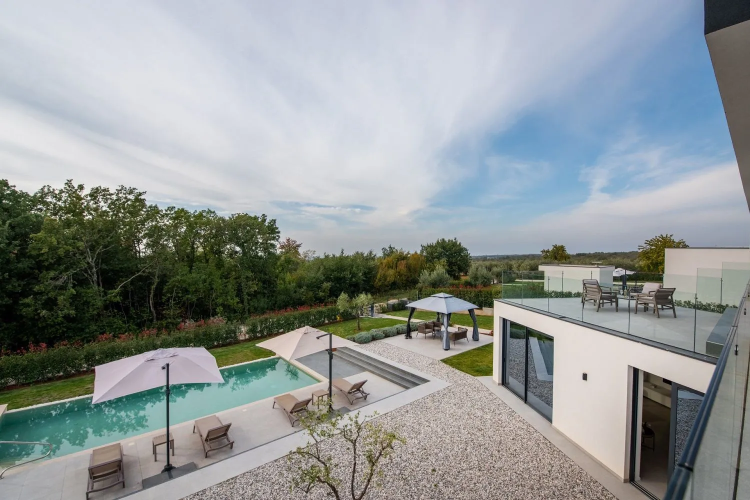 poreč okolica-moderna vila na prodaji - slika 19
