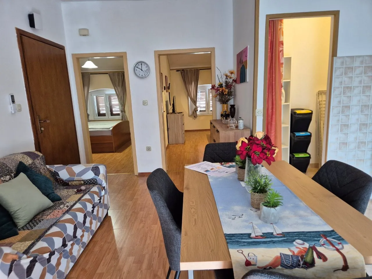 poreč centar-kuća sa dva stana sa terasama na prodaji - slika 3