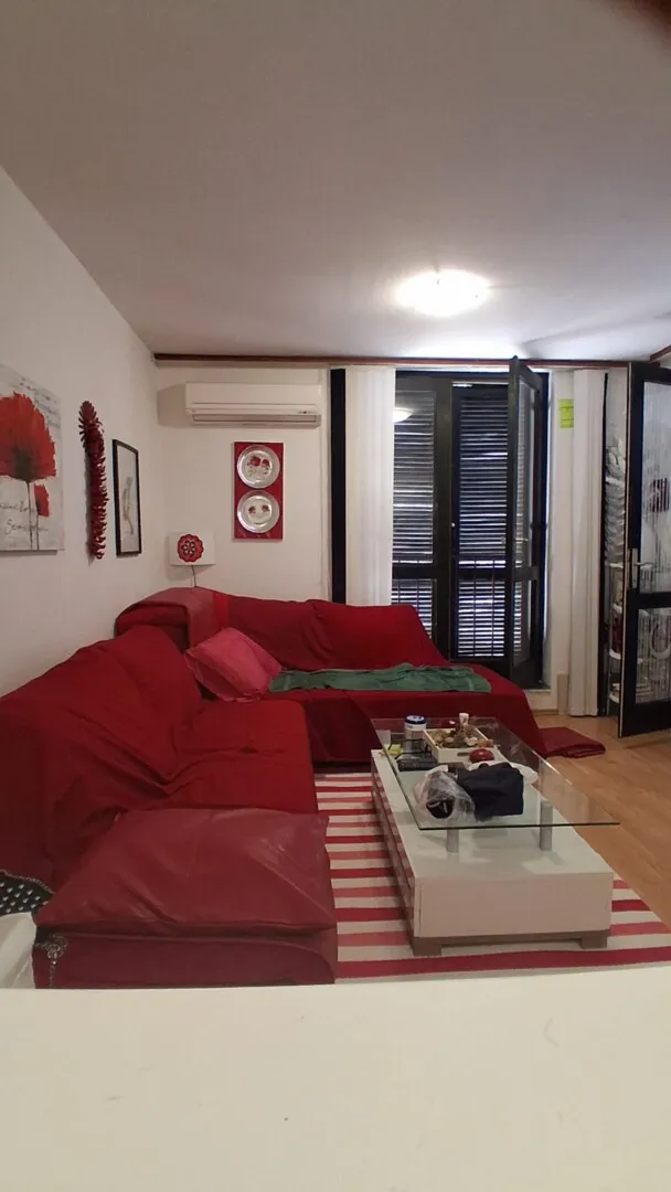 uređen stan u mirnom červar-poratu – korak do plaže i centra! - slika 4